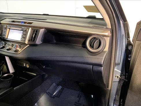 Used 2014 Toyota RAV4 LE image 18