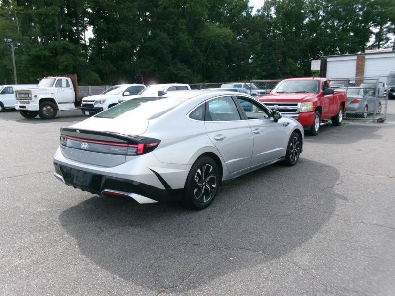 Used 2025 Hyundai Sonata SEL FWD image 6