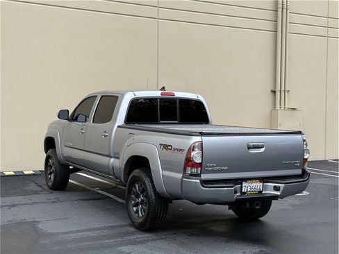 Used 2014 Toyota Tacoma PreRunner w/ TRD Sport Package image 4