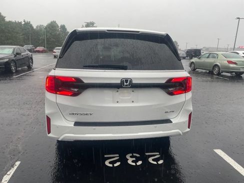 Used 2025 Honda Odyssey Elite image 4