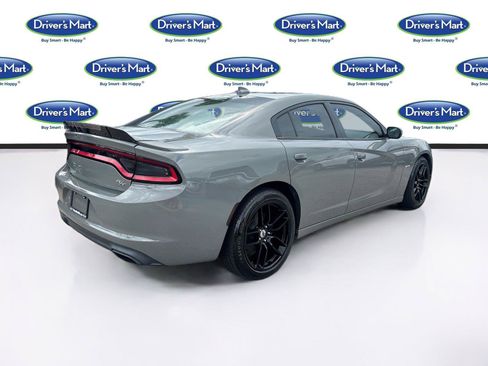 Used 2017 Dodge Charger R/T RWD image 7