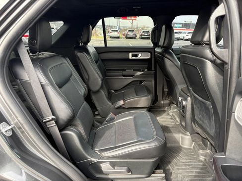Used 2020 Ford Explorer Limited image 22
