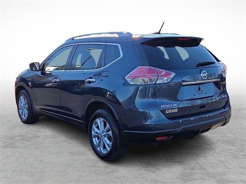 Used 2015 Nissan Rogue SV image 4