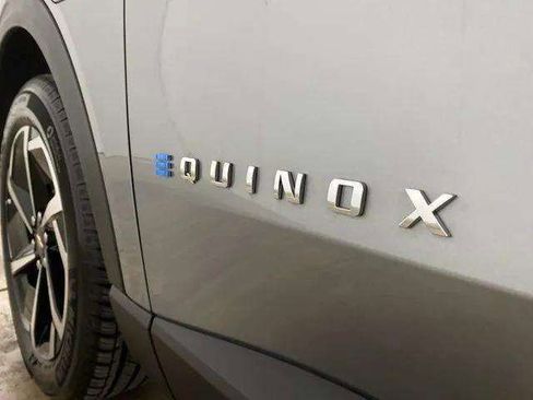 Used 2026 Chevrolet Equinox EV LT image 98