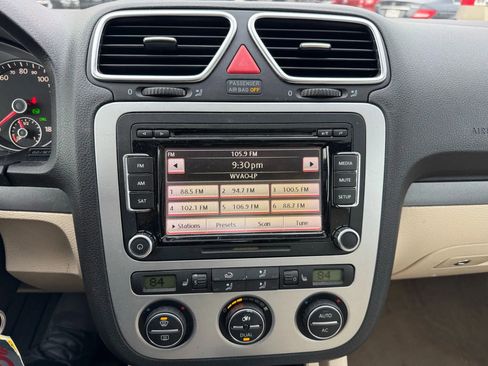 Used 2010 Volkswagen Eos Komfort image 16