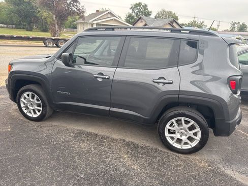 Certified 2023 Jeep Renegade Latitude w/ Premium Group image 5