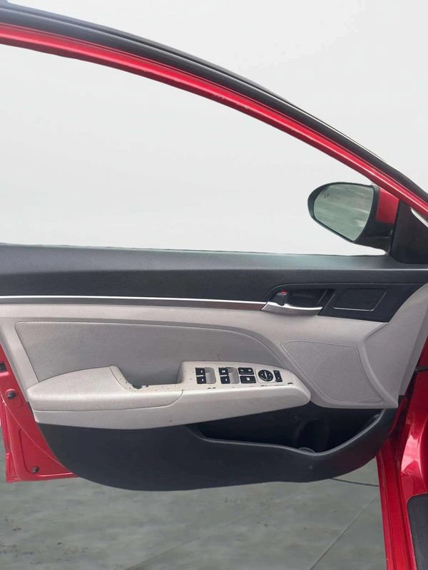 Used 2020 Hyundai Elantra SEL FWD image 17