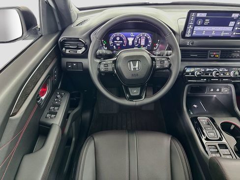 Used 2026 Honda Pilot Black Edition image 10