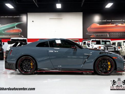 Used 2024 Nissan GT-R NISMO w/ NISMO Appearance Package image 9