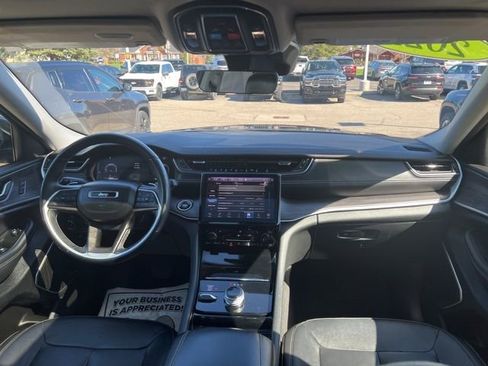 Certified 2022 Jeep Grand Cherokee L Limited AWD/4WD image 17