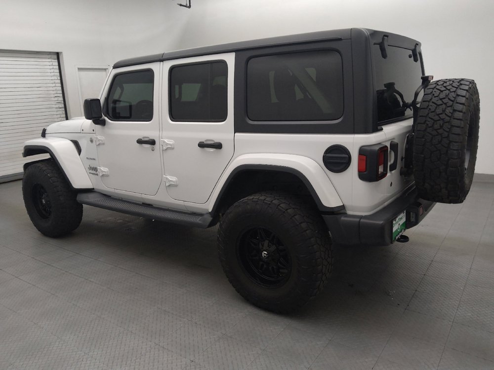 Used 2019 Jeep Wrangler Unlimited Sahara AWD/4WD image 3