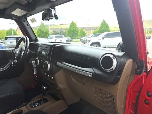 Used 2014 Jeep Wrangler Sahara w/ Connectivity Group AWD/4WD image 6