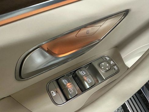 Used 2023 Mercedes-Benz Maybach GLS 600 4MATIC image 29