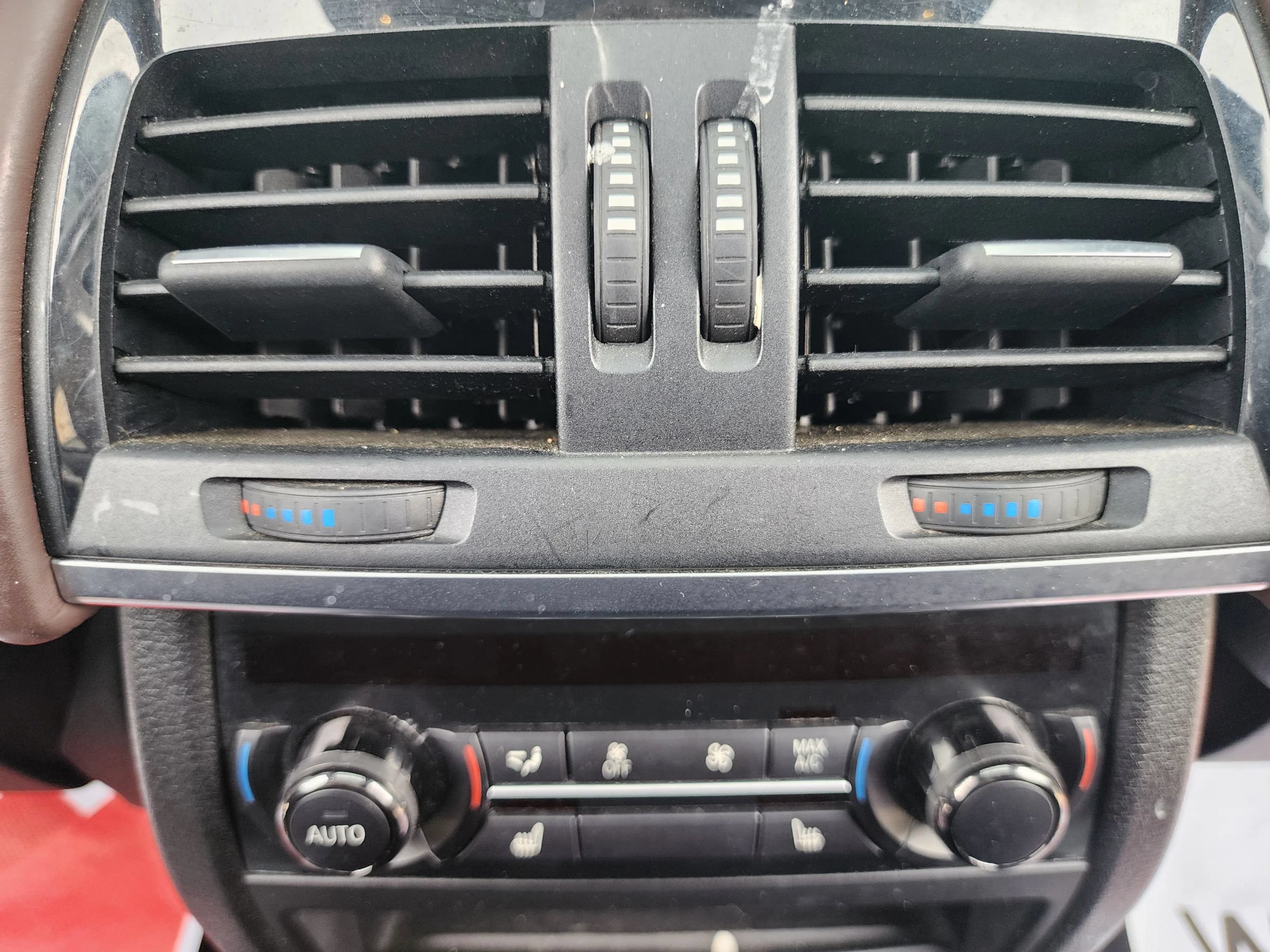 Used 2015 BMW X5 xDrive50i AWD/4WD image 26