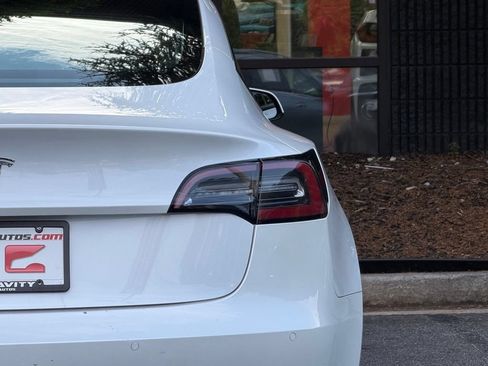 Used 2021 Tesla Model 3 Standard Range RWD image 18