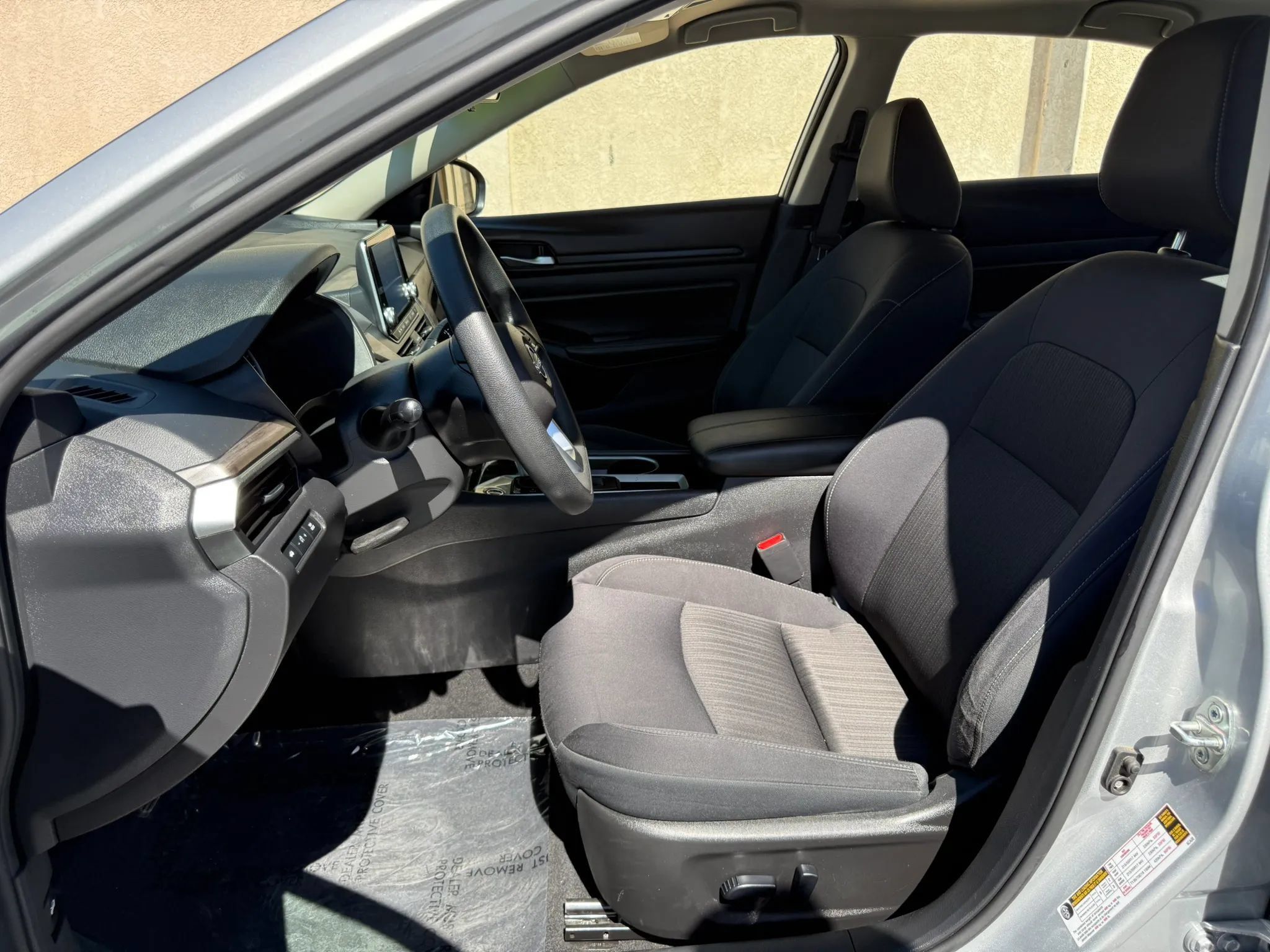 Used 2024 Nissan Altima 2.5 SV FWD image 19