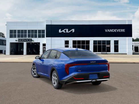 New 2025 Kia K4 LX image 4