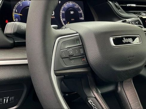 New 2025 Jeep Grand Cherokee L Limited w/ Black Appearance Package AWD/4WD image 18
