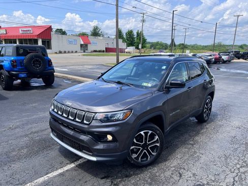Used 2022 Jeep Compass Limited w/ Sun and Sound Group AWD/4WD image 15