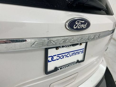 Used 2014 Ford Explorer Limited w/ Equipment Group 302A AWD/4WD image 27