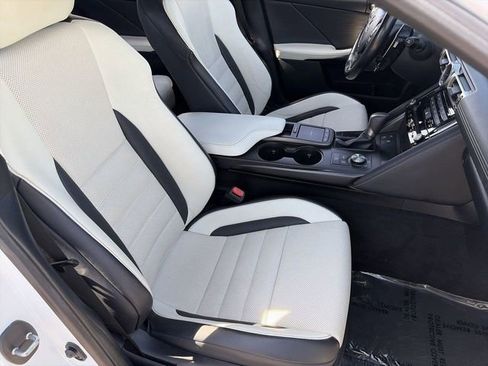 Used 2022 Lexus IS 350 F Sport image 11