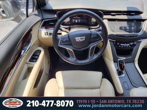Used 2017 Cadillac XT5 Luxury w/ Driver Awareness Package FWD image 13