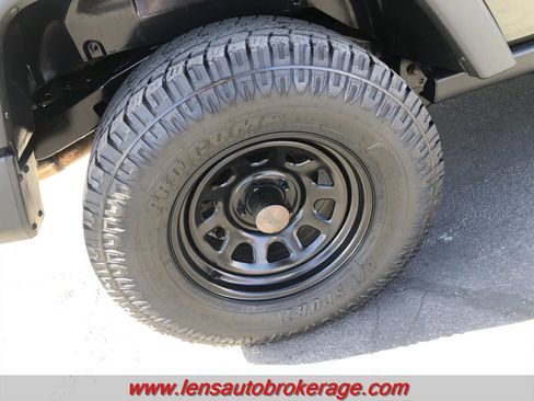 Used 2016 Jeep Wrangler Sport image 22