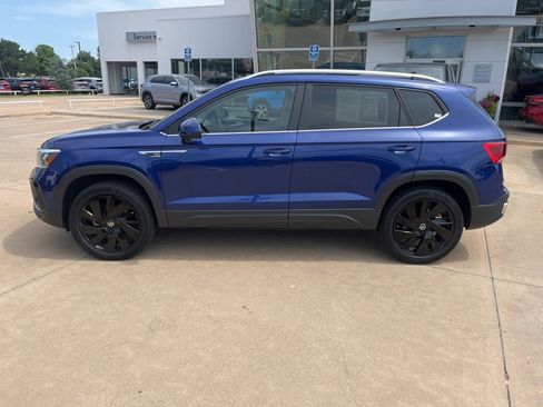 Used 2024 Volkswagen Taos SE image 6