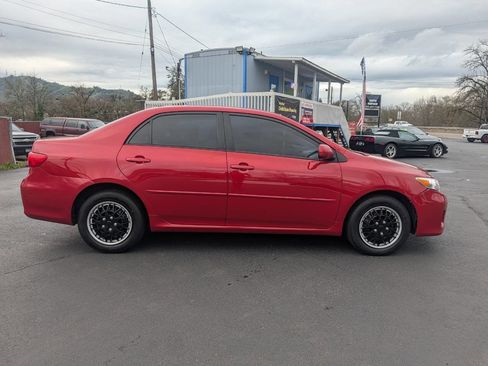 Used 2011 Toyota Corolla LE image 18