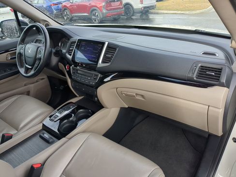Used 2016 Honda Pilot Touring image 21