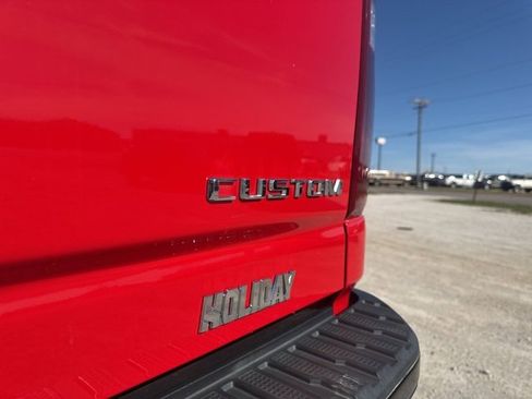 Used 2020 Chevrolet Silverado 2500 Custom w/ Custom Value Package image 13