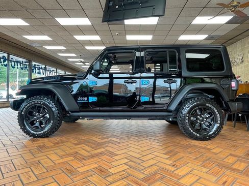 Used 2023 Jeep Wrangler Unlimited w/ Cold Weather Group AWD/4WD image 5
