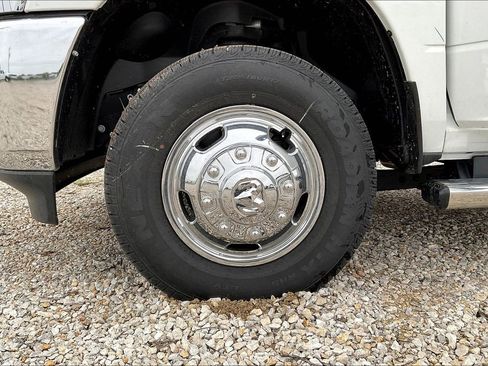 New 2024 RAM 3500 Tradesman w/ Chrome Appearance Group image 22