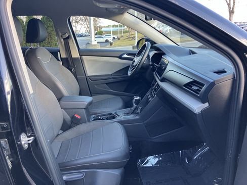 Used 2024 Volkswagen Taos SE image 33