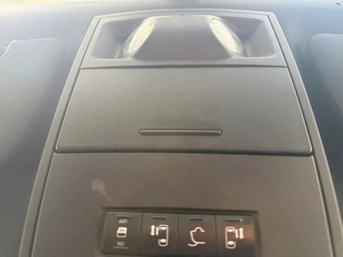 Used 2019 Dodge Grand Caravan SXT FWD image 20