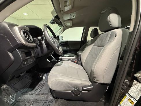 Used 2019 Toyota Tacoma SR5 image 12