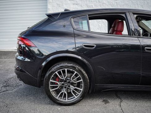 Used 2023 Maserati Grecale Modena AWD/4WD image 15