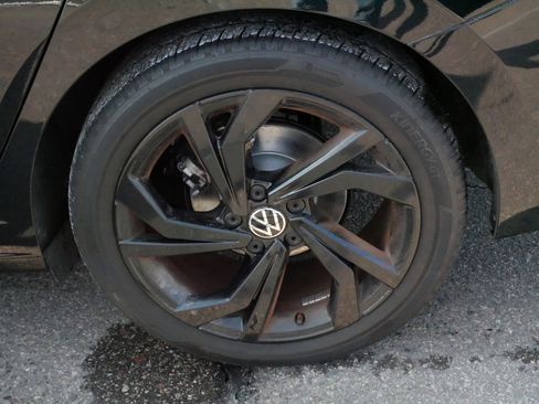 Used 2025 Volkswagen Jetta SE w/ Sunroof Package image 15