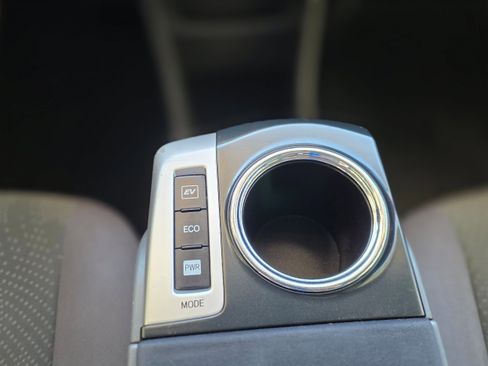 Used 2014 Toyota Prius V Two FWD image 15