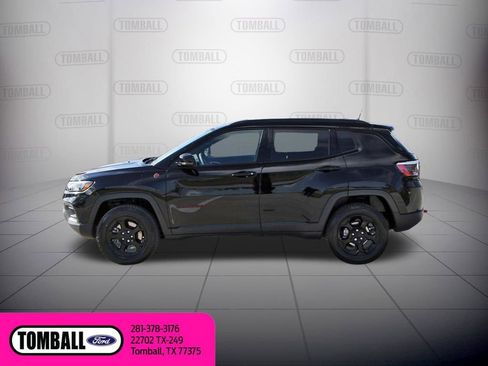Used 2023 Jeep Compass Trailhawk image 4