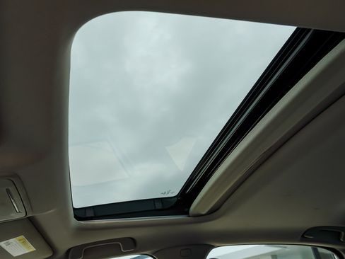 Used 2022 Honda Civic Touring image 22