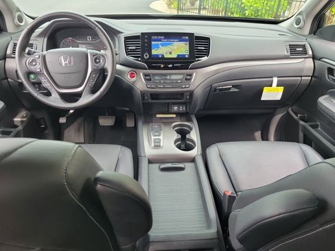 Used 2022 Honda Ridgeline RTL-E image 2