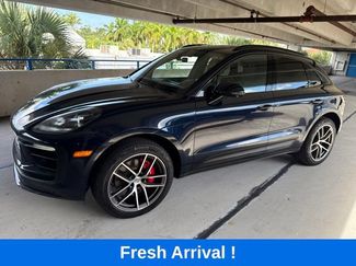 Used 2023 Porsche Macan S AWD/4WD video 1