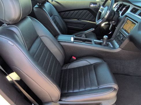 Used 2013 Ford Mustang Premium w/ Electronics Pkg RWD image 19