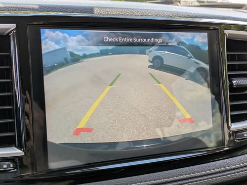 Used 2024 Chrysler Pacifica Limited FWD image 34