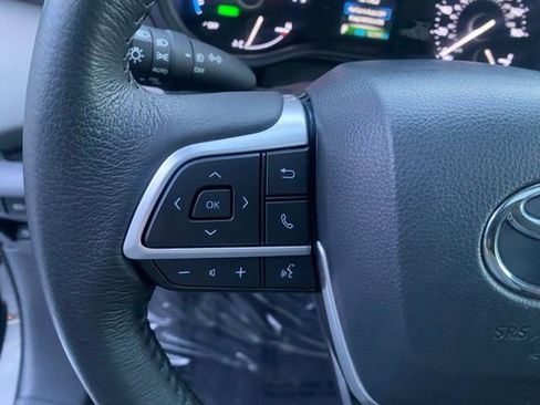 Used 2024 Toyota Sienna XLE image 23