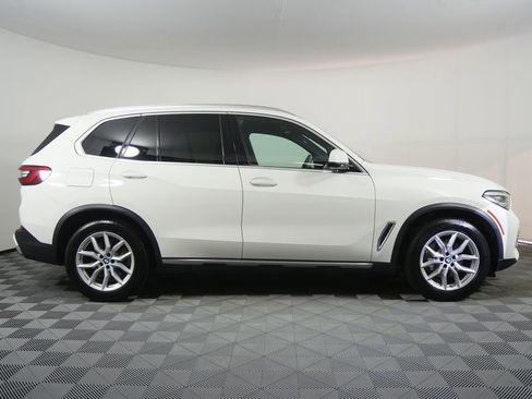Used 2020 BMW X5 xDrive40i w/ Convenience Package AWD/4WD image 2
