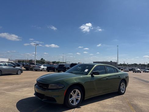 Used 2023 Dodge Charger SXT RWD image 9