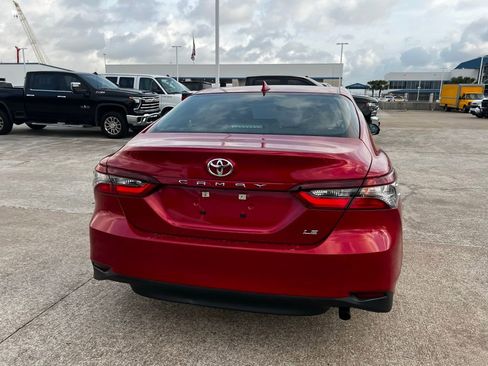 Used 2024 Toyota Camry LE image 5