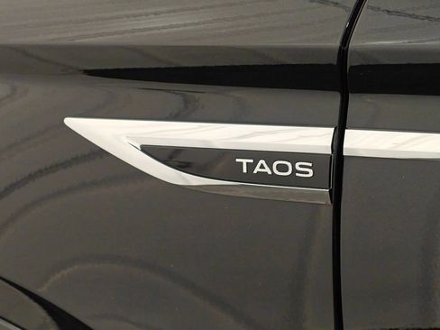 Used 2023 Volkswagen Taos SE AWD/4WD image 44